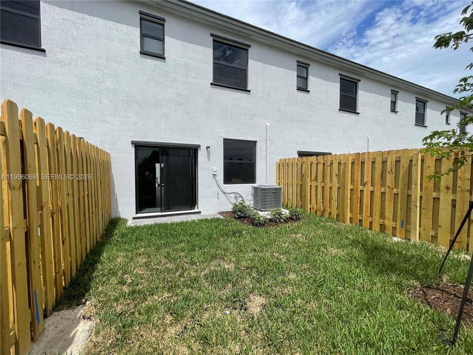 For Rent: $2,400 (3 beds, 2 baths, 0 Square Feet)