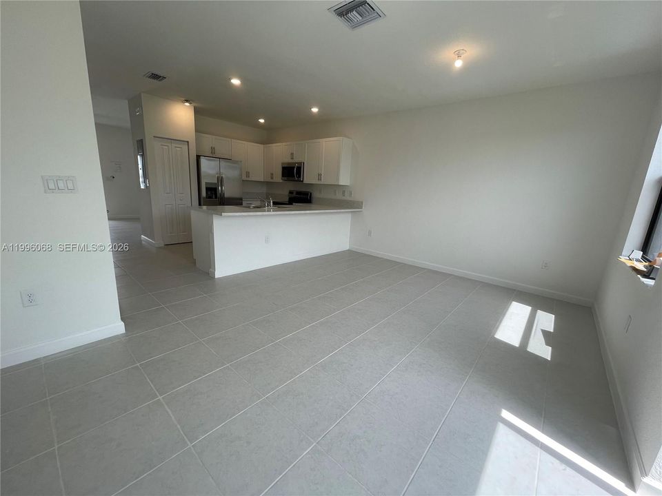 For Rent: $2,400 (3 beds, 2 baths, 0 Square Feet)