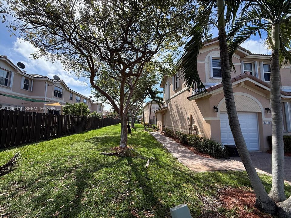 На продажу: $499,500 (3 спален, 2 ванн, 1491 Квадратных фут)