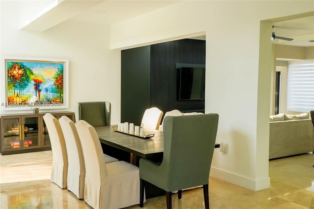 En Venta: $1,900,000 (5 camas, 4 baños, 3818 Pies cuadrados)