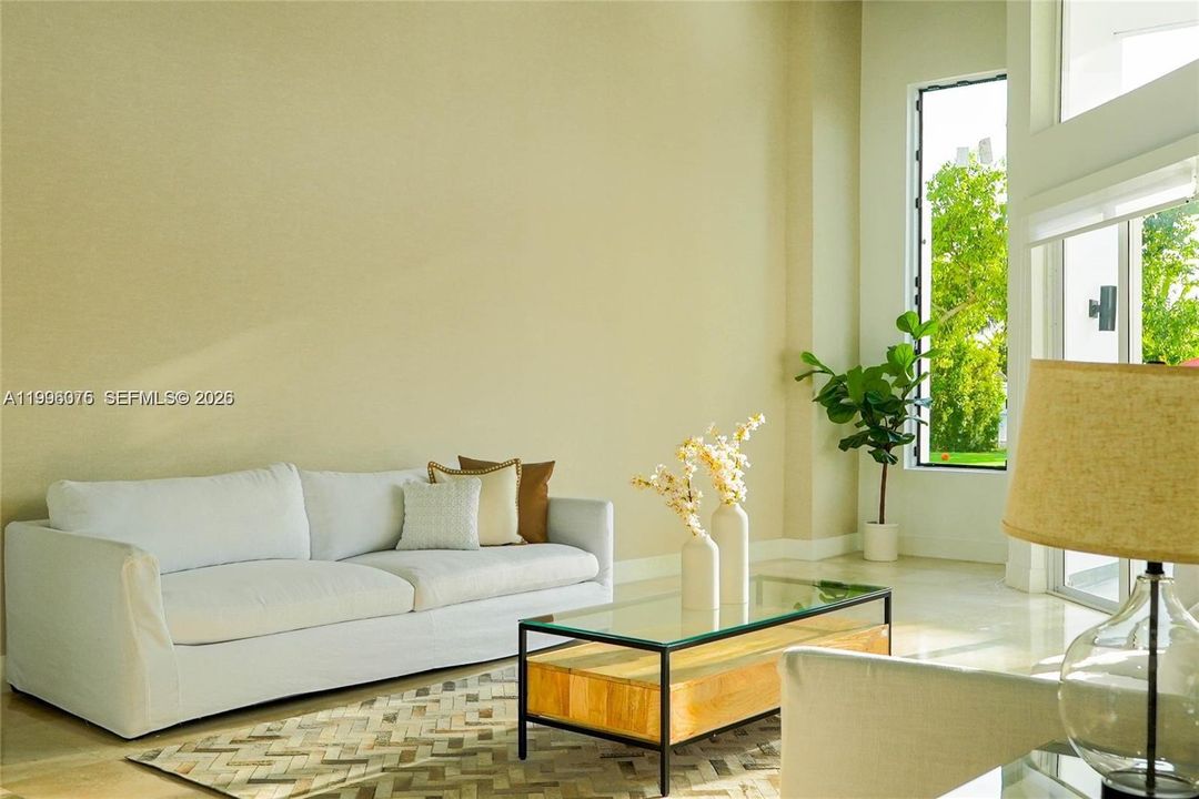 En Venta: $1,900,000 (5 camas, 4 baños, 3818 Pies cuadrados)