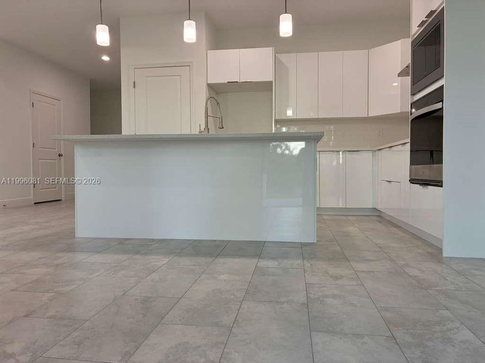 For Sale: $319,900 (3 beds, 2 baths, 1503 Square Feet)