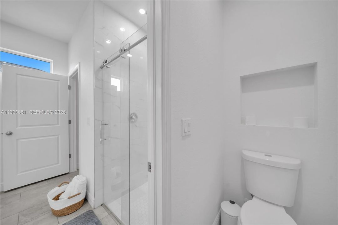 На продажу: $319,900 (3 спален, 2 ванн, 1503 Квадратных фут)