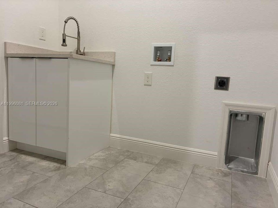 For Sale: $319,900 (3 beds, 2 baths, 1503 Square Feet)