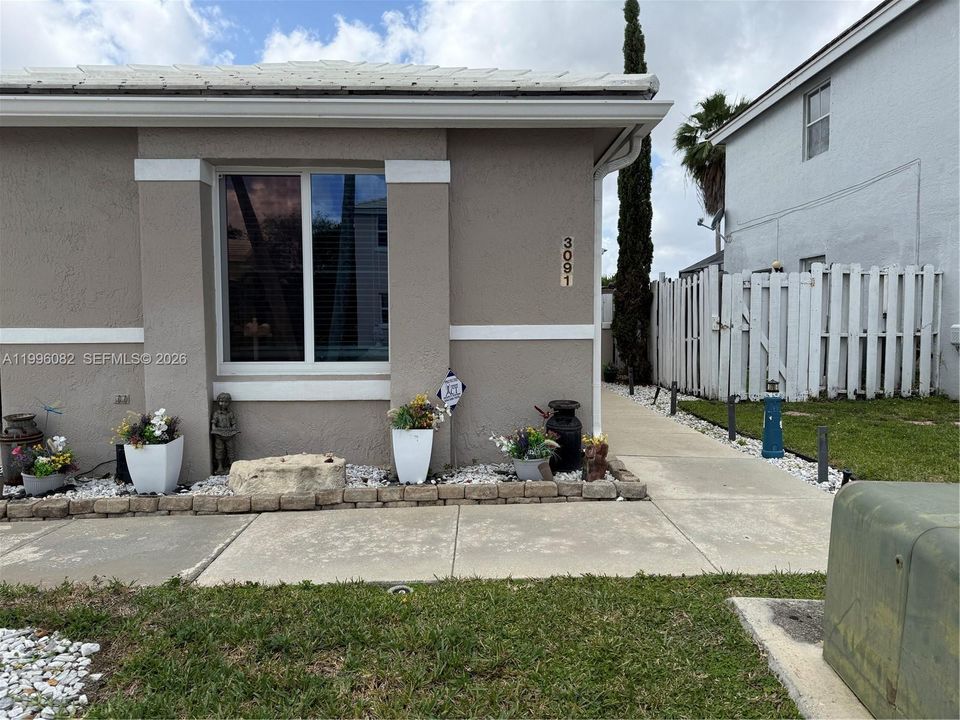 En Venta: $477,800 (3 camas, 2 baños, 1195 Pies cuadrados)