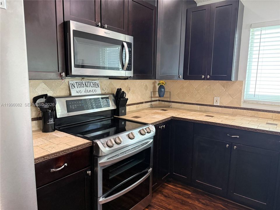 En Venta: $477,800 (3 camas, 2 baños, 1195 Pies cuadrados)