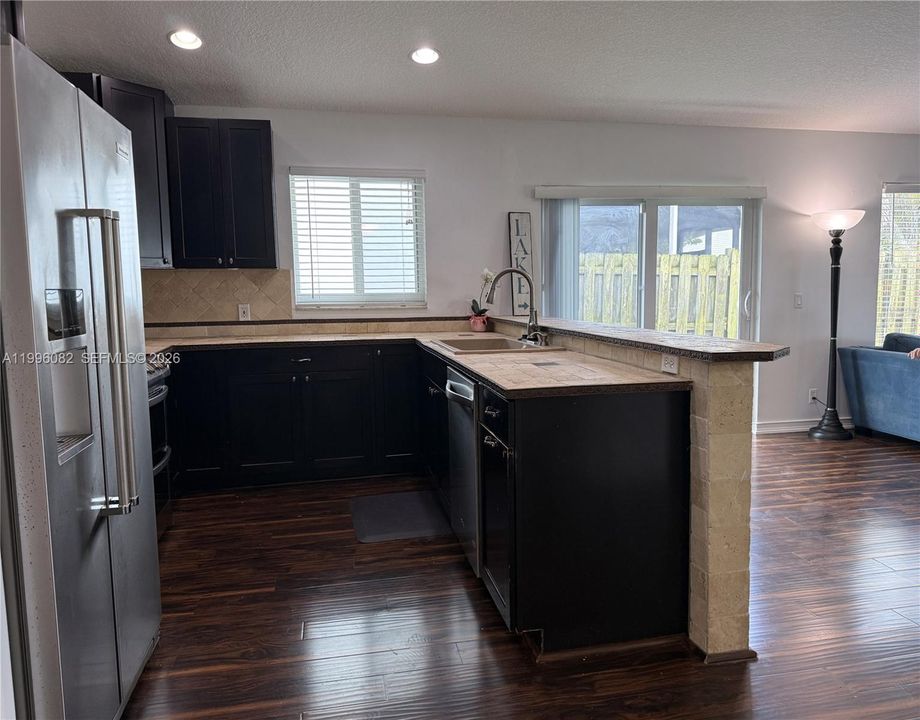 En Venta: $477,800 (3 camas, 2 baños, 1195 Pies cuadrados)