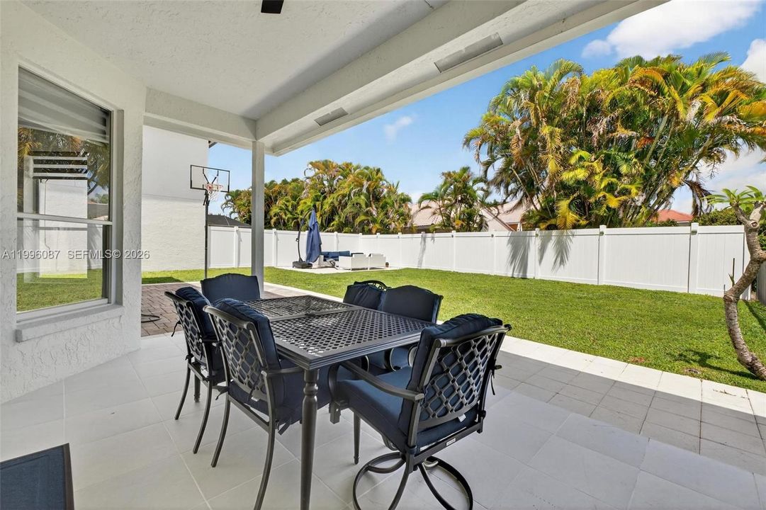 For Sale: $870,000 (4 beds, 2 baths, 2680 Square Feet)