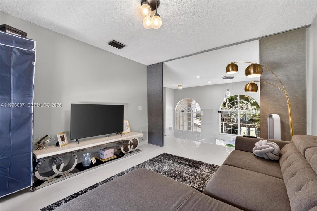 For Sale: $870,000 (4 beds, 2 baths, 2680 Square Feet)