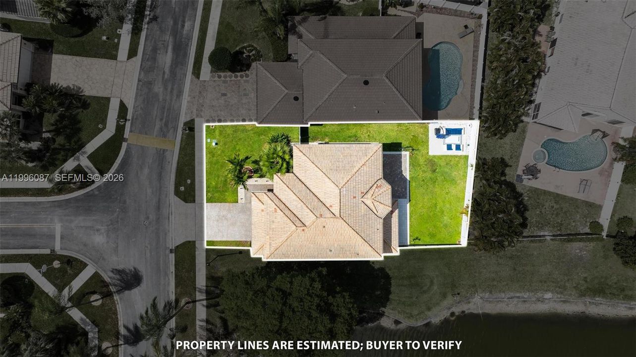 For Sale: $870,000 (4 beds, 2 baths, 2680 Square Feet)