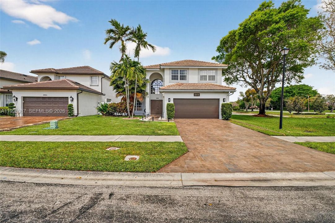 For Sale: $870,000 (4 beds, 2 baths, 2680 Square Feet)
