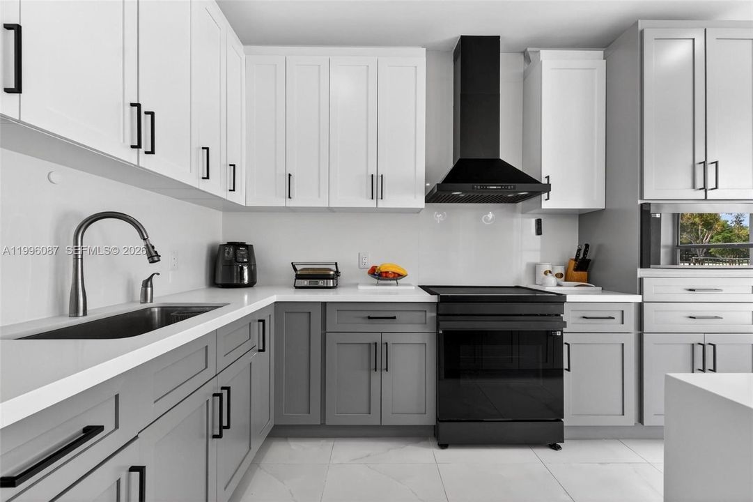 For Sale: $870,000 (4 beds, 2 baths, 2680 Square Feet)