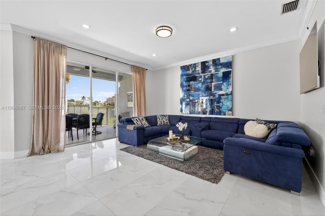 For Sale: $870,000 (4 beds, 2 baths, 2680 Square Feet)