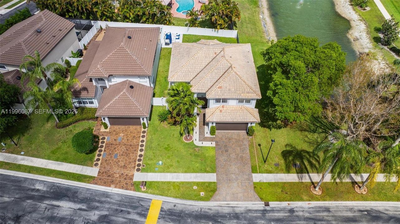 For Sale: $870,000 (4 beds, 2 baths, 2680 Square Feet)