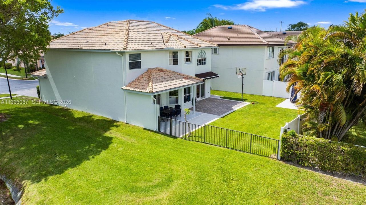 For Sale: $870,000 (4 beds, 2 baths, 2680 Square Feet)