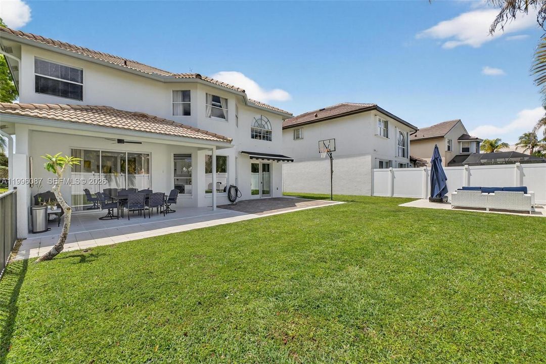 For Sale: $870,000 (4 beds, 2 baths, 2680 Square Feet)