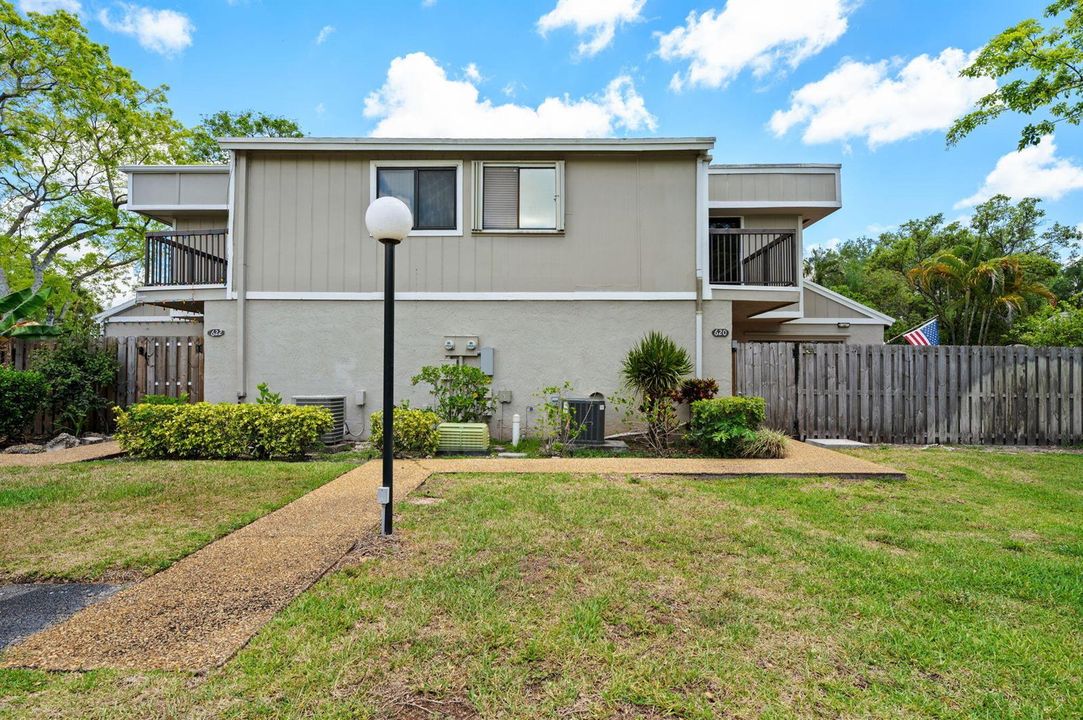 4-web-or-mls-620-commodore-dr