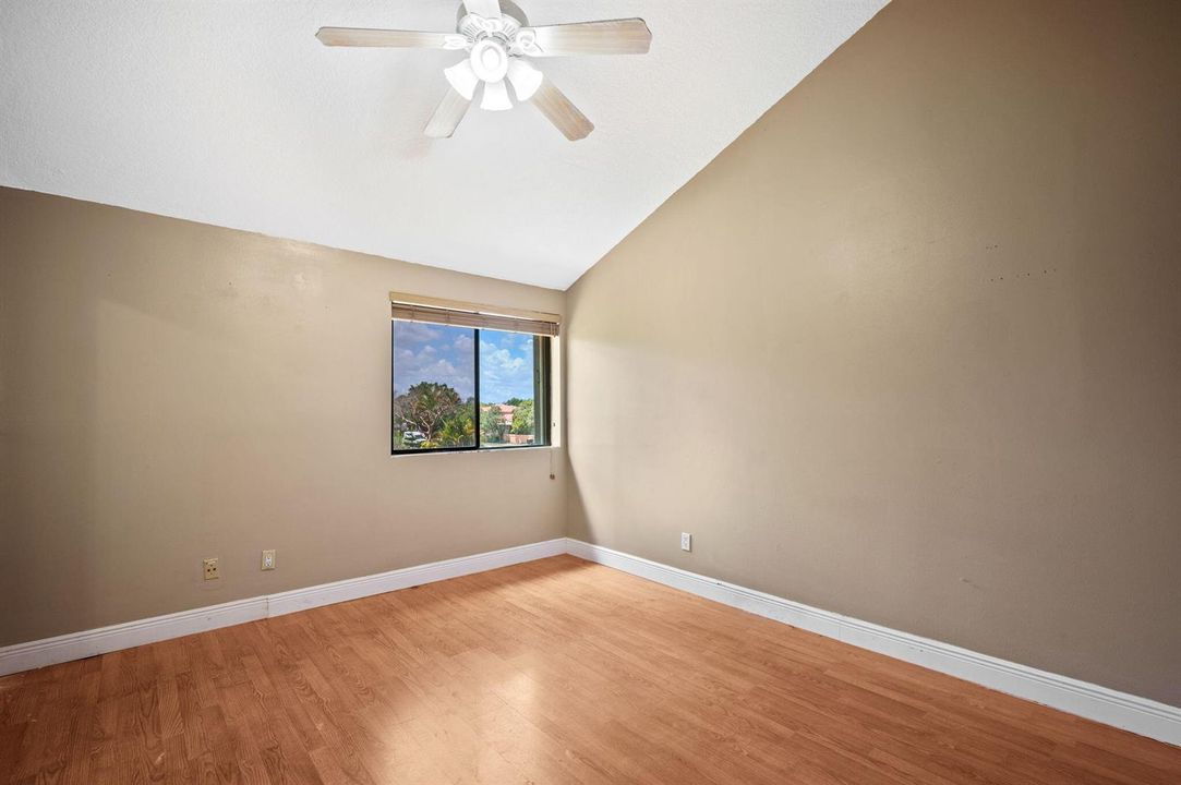 24-web-or-mls-620-commodore-dr