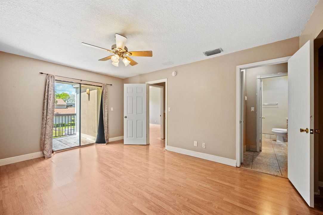 19-web-or-mls-620-commodore-dr