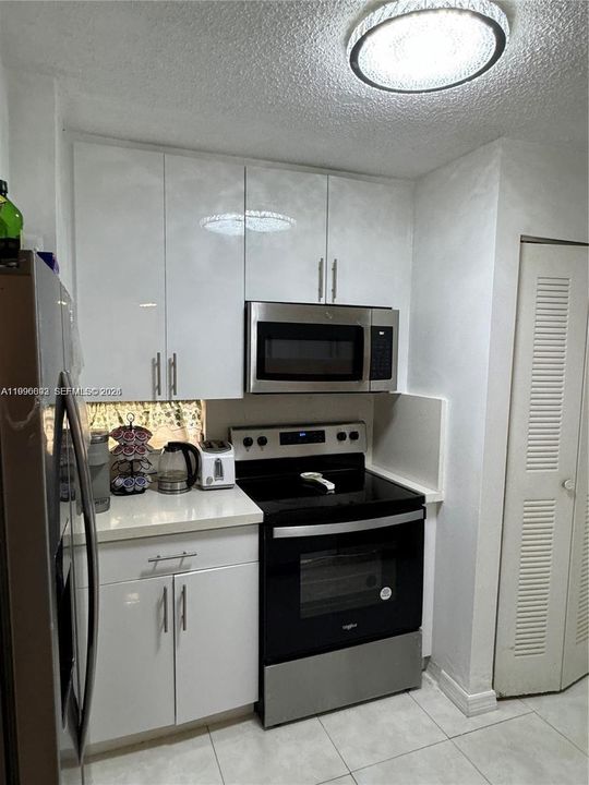 En Venta: $205,000 (1 camas, 2 baños, 805 Pies cuadrados)
