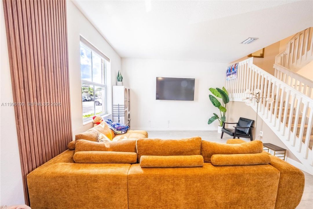 En Venta: $510,000 (3 camas, 2 baños, 1612 Pies cuadrados)