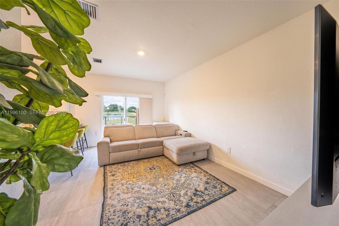 En Venta: $510,000 (3 camas, 2 baños, 1612 Pies cuadrados)