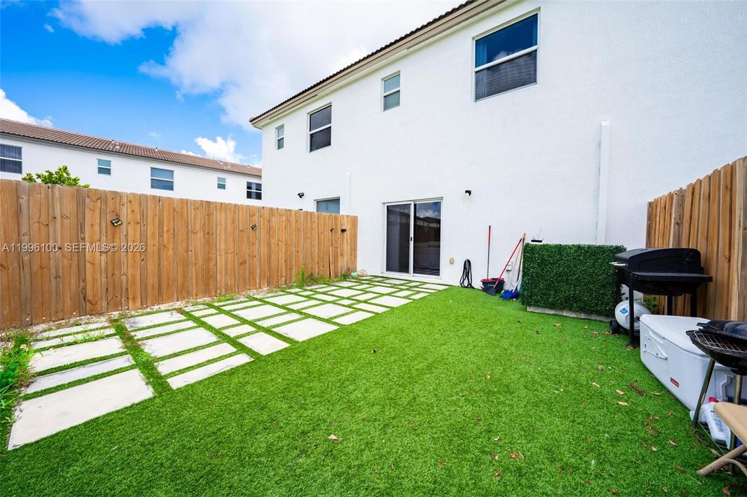 En Venta: $510,000 (3 camas, 2 baños, 1612 Pies cuadrados)