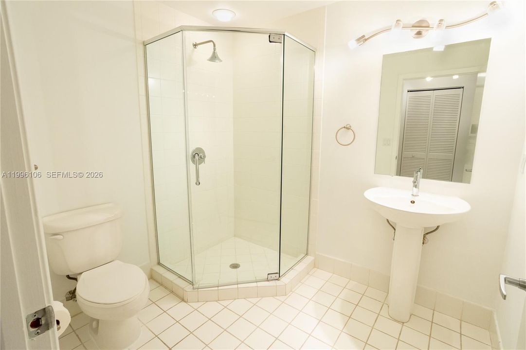 В аренду: $6,400 (2 спален, 3 ванн, 1870 Квадратных фут)