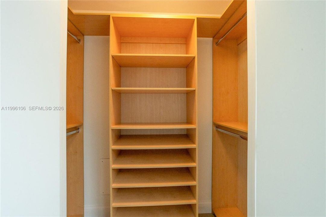 В аренду: $6,400 (2 спален, 3 ванн, 1870 Квадратных фут)