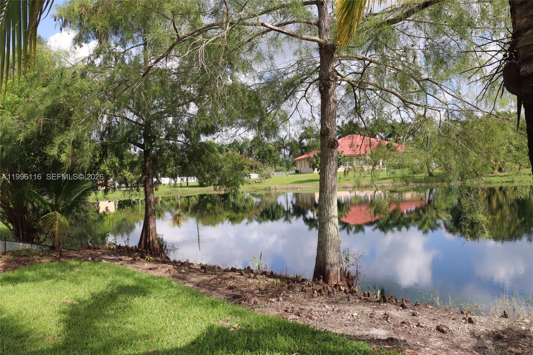 For Sale: $2,400,000 (6 beds, 3 baths, 3643 Square Feet)