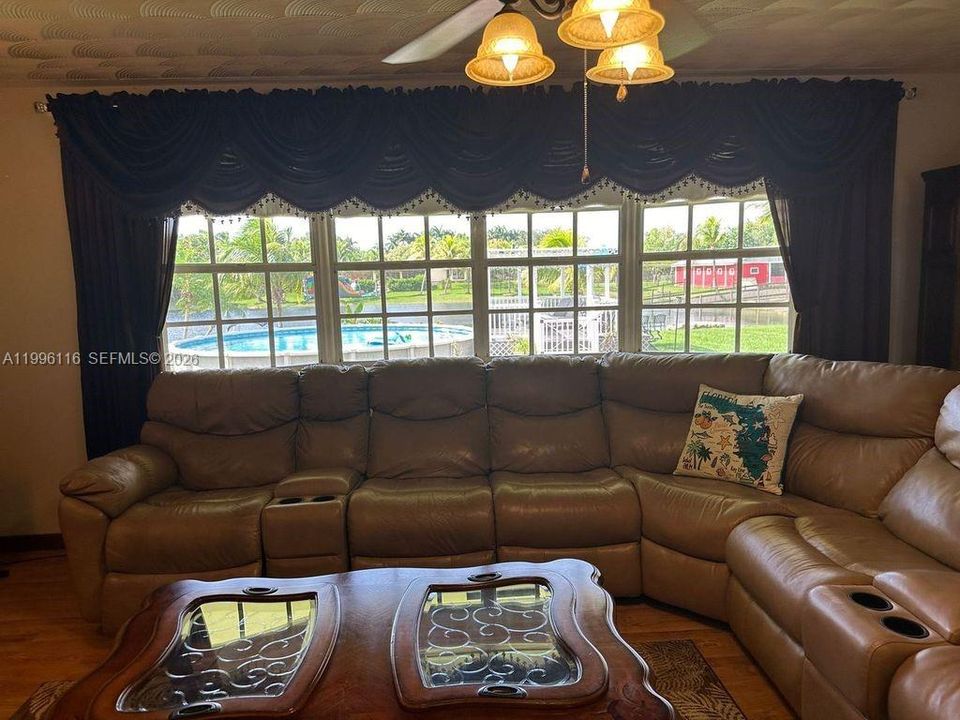For Sale: $2,400,000 (6 beds, 3 baths, 3643 Square Feet)