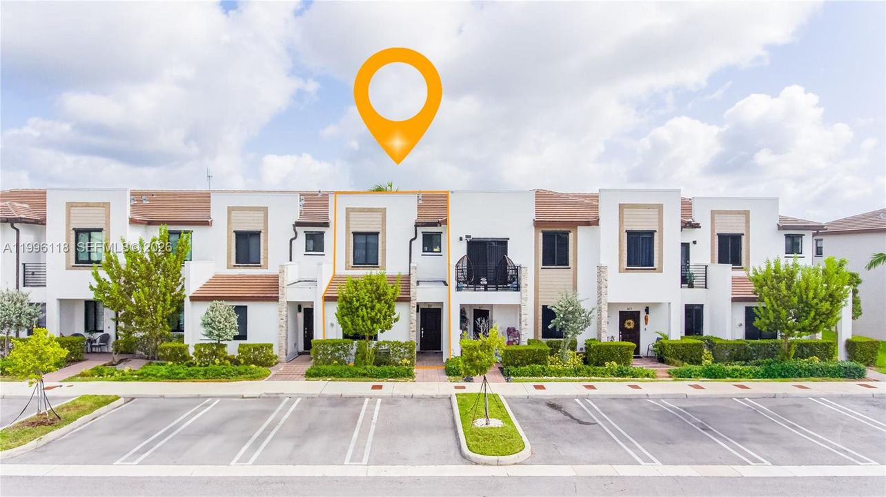 Active With Contract: $434,000 (3 beds, 3 baths, 1320 Square Feet)