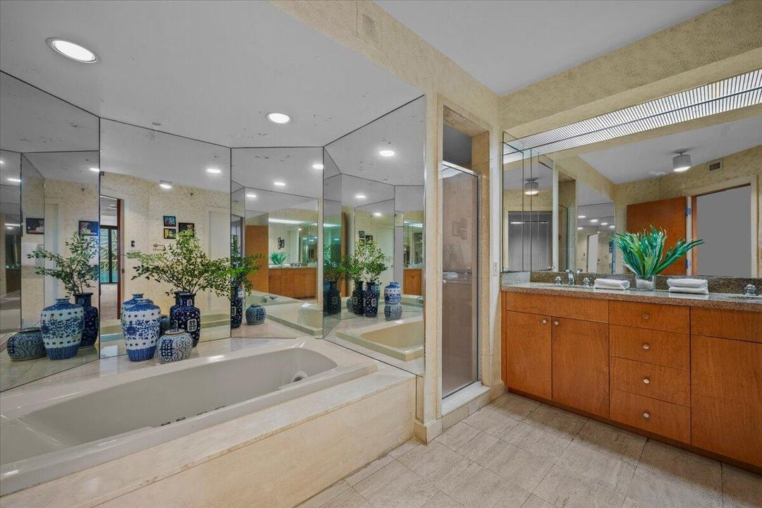Primary Full Bathroom