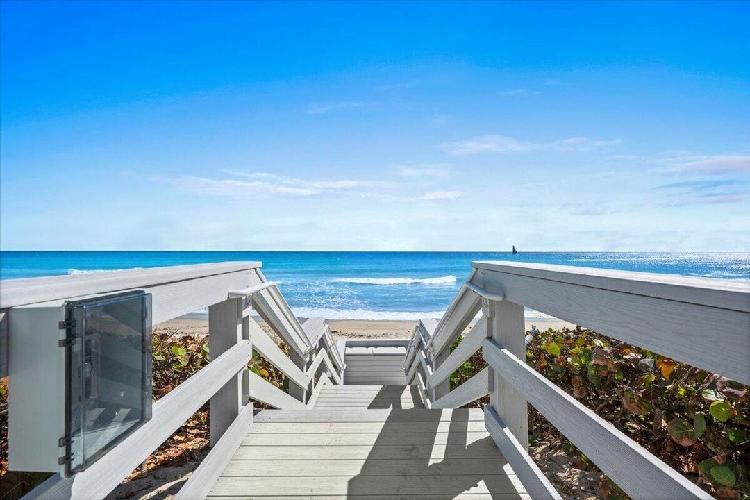 Private Walkway to Beach