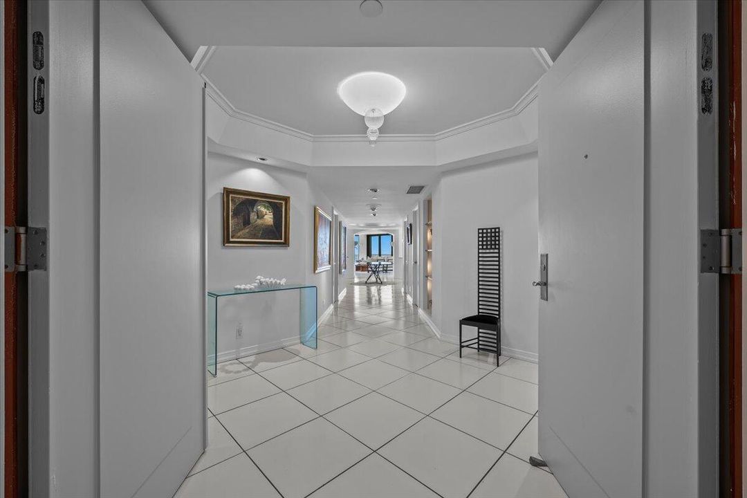 502N Double Door Entryway