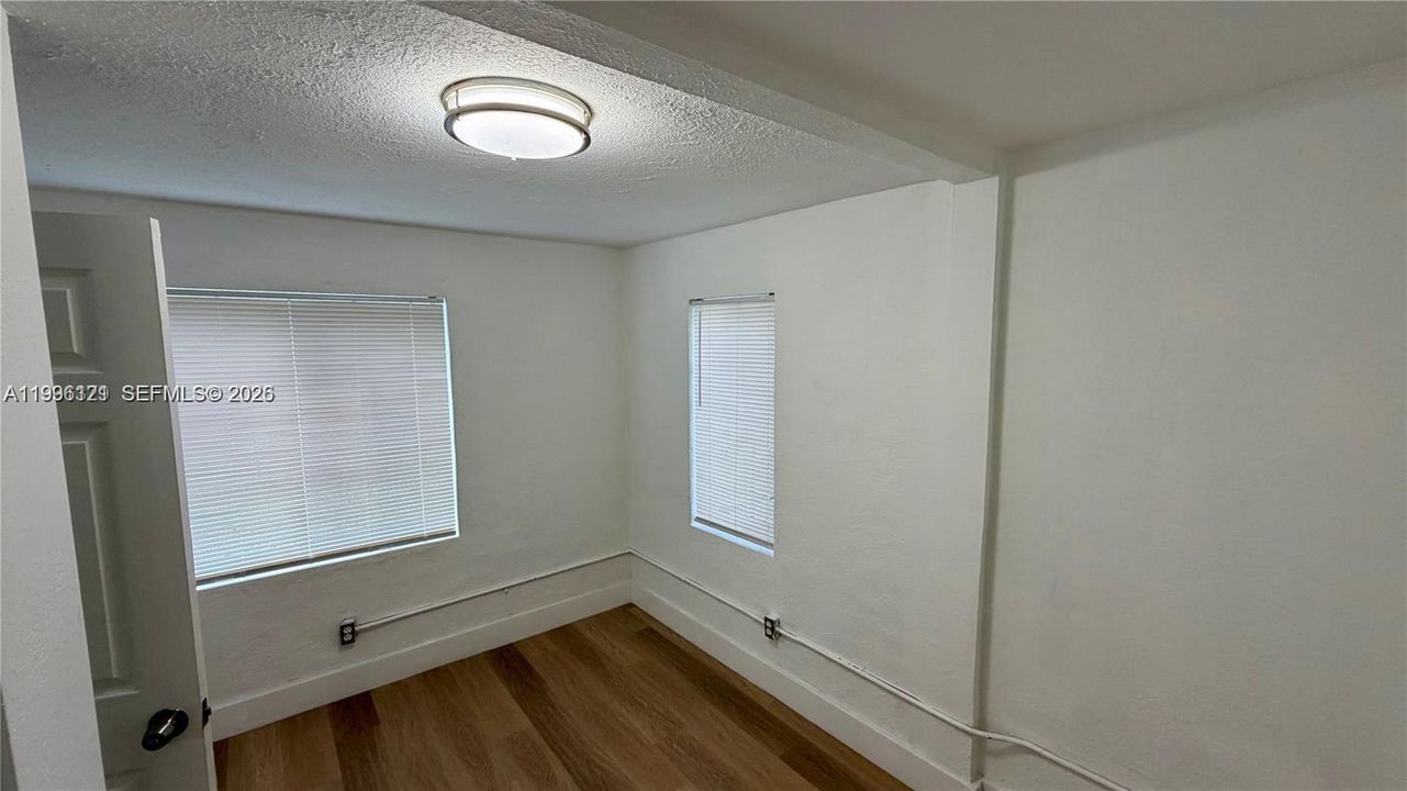 For Sale: $409,900 (3 beds, 2 baths, 1000 Square Feet)