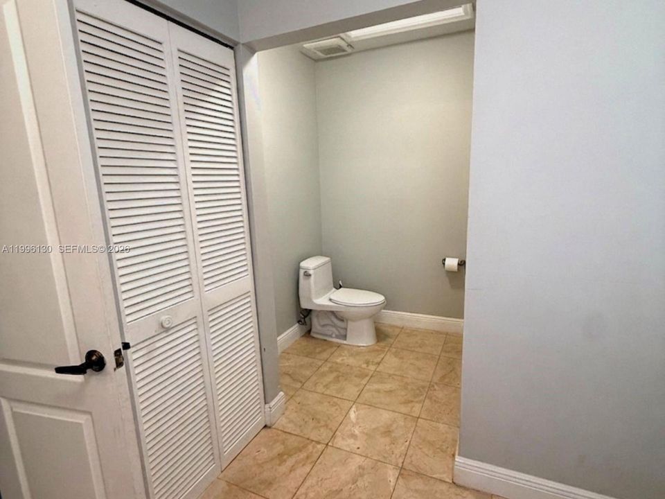 Activo con contrato: $5,800 (4 camas, 3 baños, 2671 Pies cuadrados)