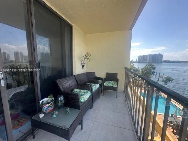 For Sale: $429,777 (2 beds, 2 baths, 1217 Square Feet)