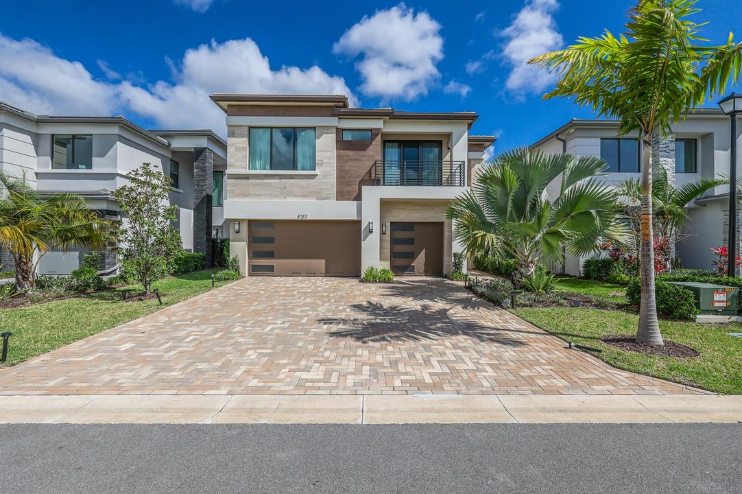 8283 Royal County Down Rd-1