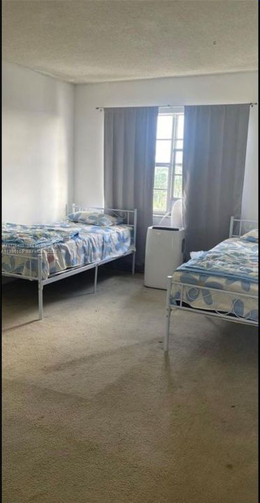 For Sale: $113,999 (1 beds, 1 baths, 826 Square Feet)