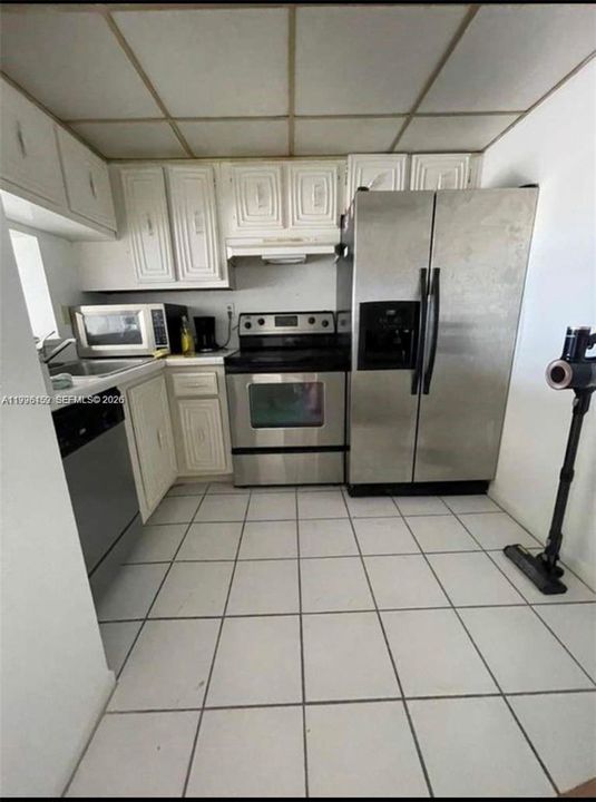 For Sale: $113,999 (1 beds, 1 baths, 826 Square Feet)