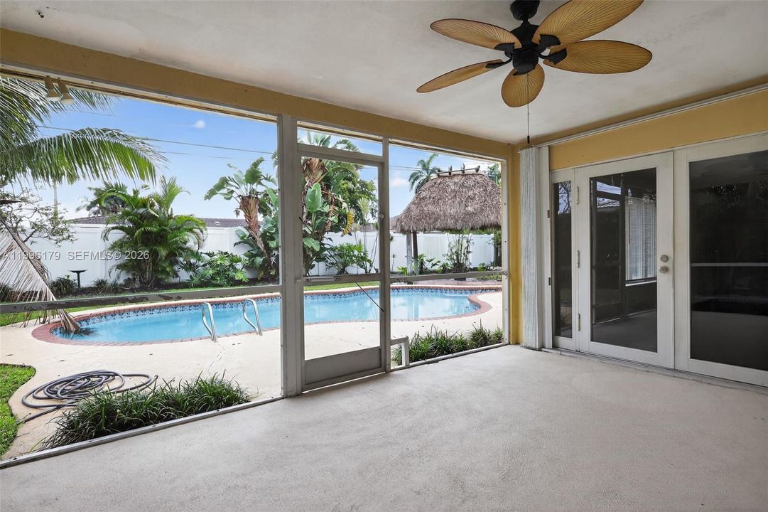 Active With Contract: $699,900 (2 beds, 2 baths, 1473 Square Feet)