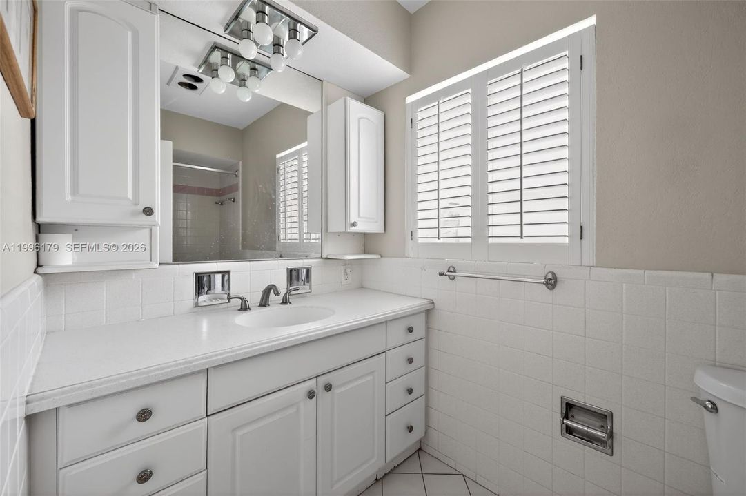 Active With Contract: $699,900 (2 beds, 2 baths, 1473 Square Feet)