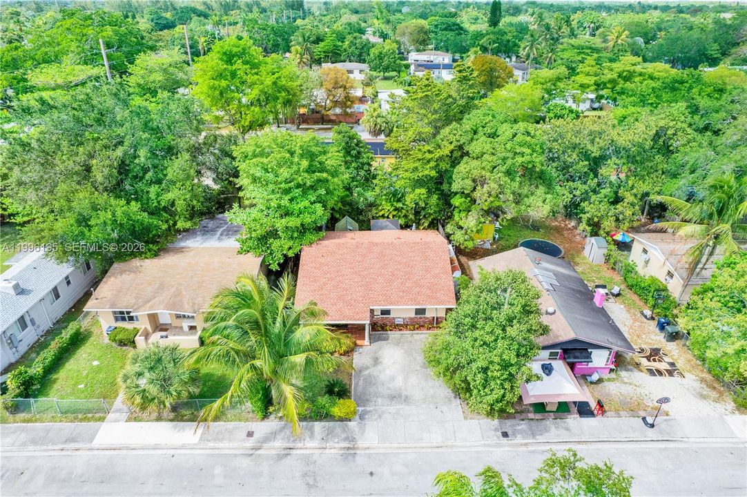 En Venta: $685,000 (3 camas, 2 baños, 1260 Pies cuadrados)