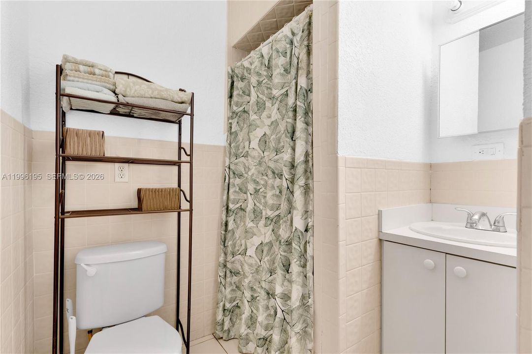 En Venta: $685,000 (3 camas, 2 baños, 1260 Pies cuadrados)