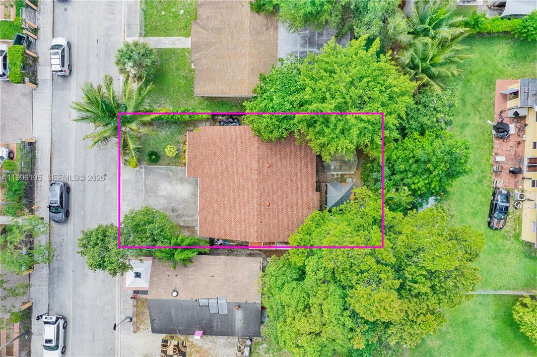 En Venta: $685,000 (3 camas, 2 baños, 1260 Pies cuadrados)