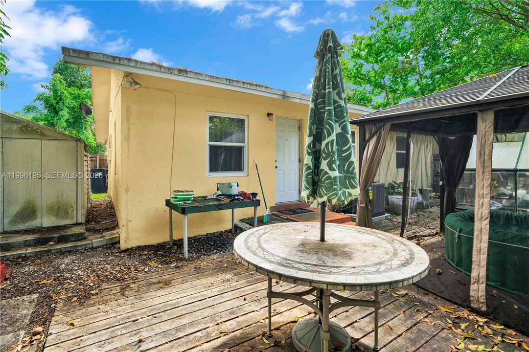 En Venta: $685,000 (3 camas, 2 baños, 1260 Pies cuadrados)
