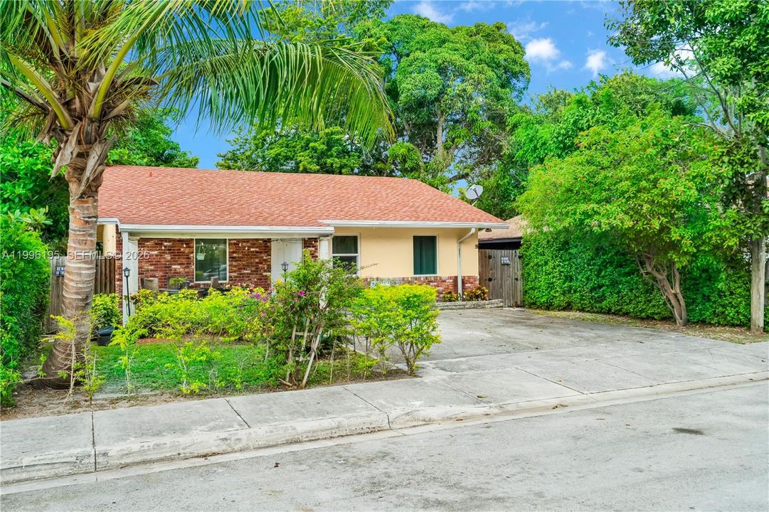 En Venta: $685,000 (3 camas, 2 baños, 1260 Pies cuadrados)