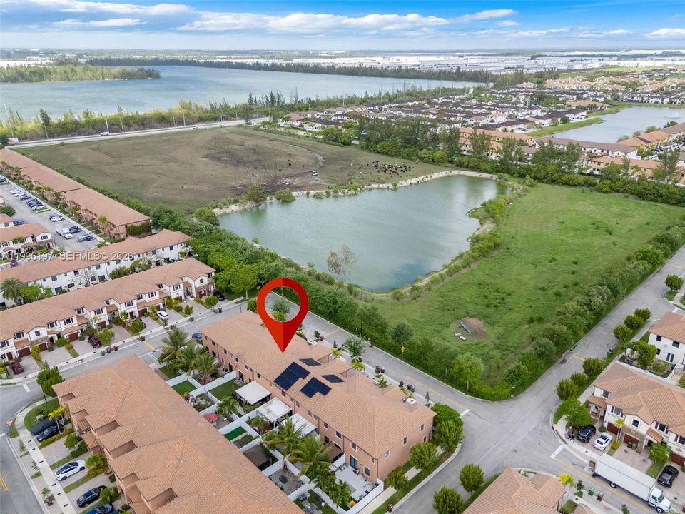 Activo con contrato: $539,900 (3 camas, 3 baños, 1910 Pies cuadrados)