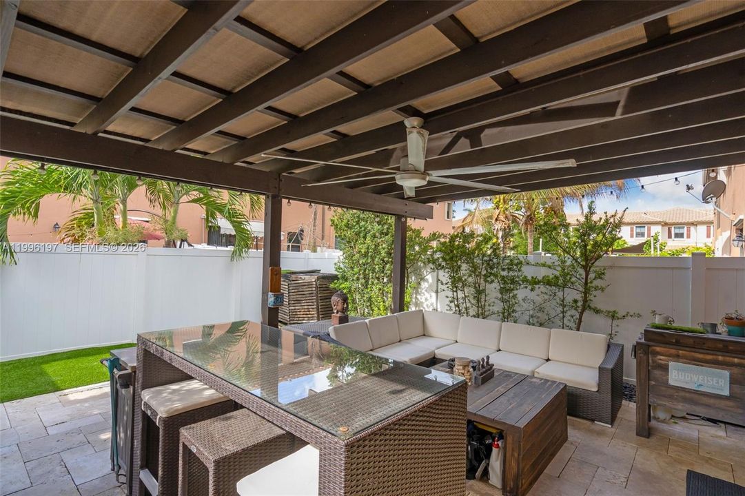 Activo con contrato: $539,900 (3 camas, 3 baños, 1910 Pies cuadrados)
